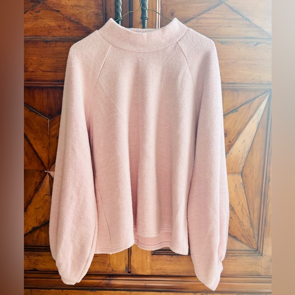 WALTER BAKER sweater w/Bell Sleeves. Light Pink, Size L, NWT, never worn - Picture 1 of 4